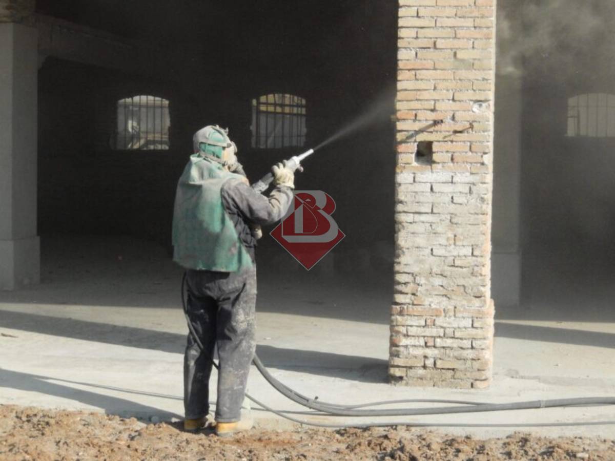 Sabbiatura a Brescia: cos’è, applicazioni e vantaggi