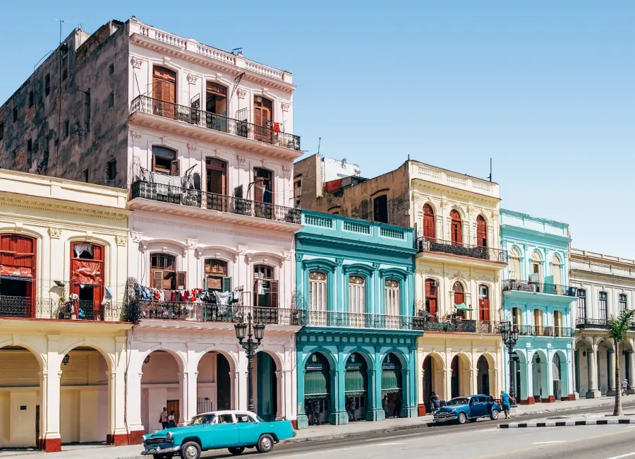 Esplorando Cuba: Dallo splendore coloniale alle spiagge paradisiache, passando per le terre del tabacco