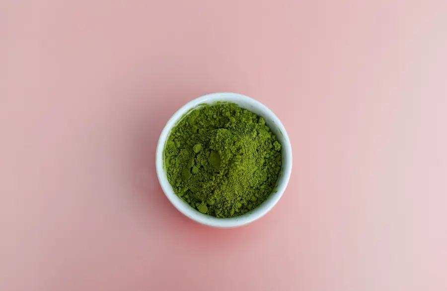 Sai cos'è il tè matcha o l'integratore Matcha Slim?