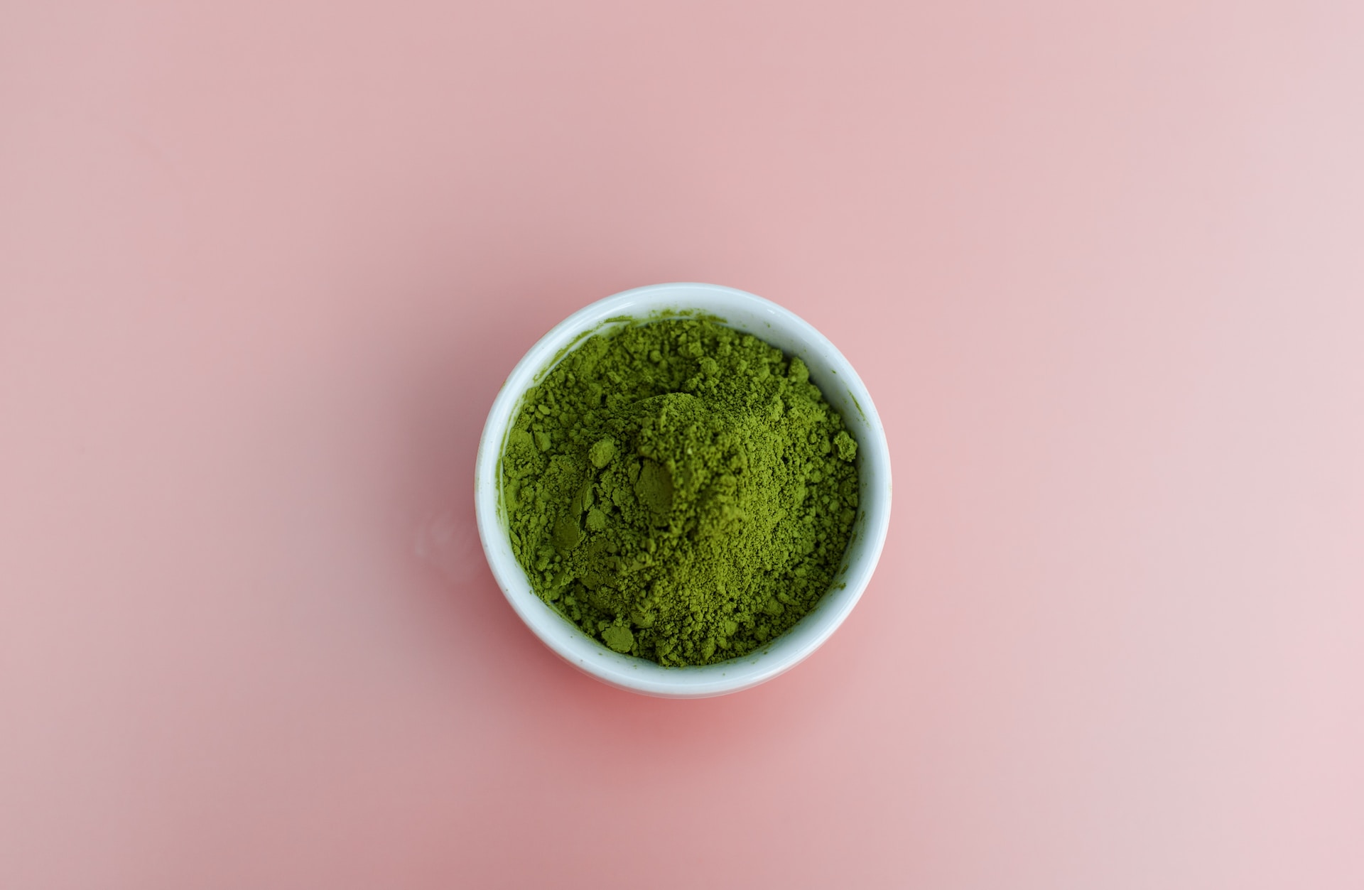 Sai cos'è il tè matcha o l'integratore Matcha Slim?