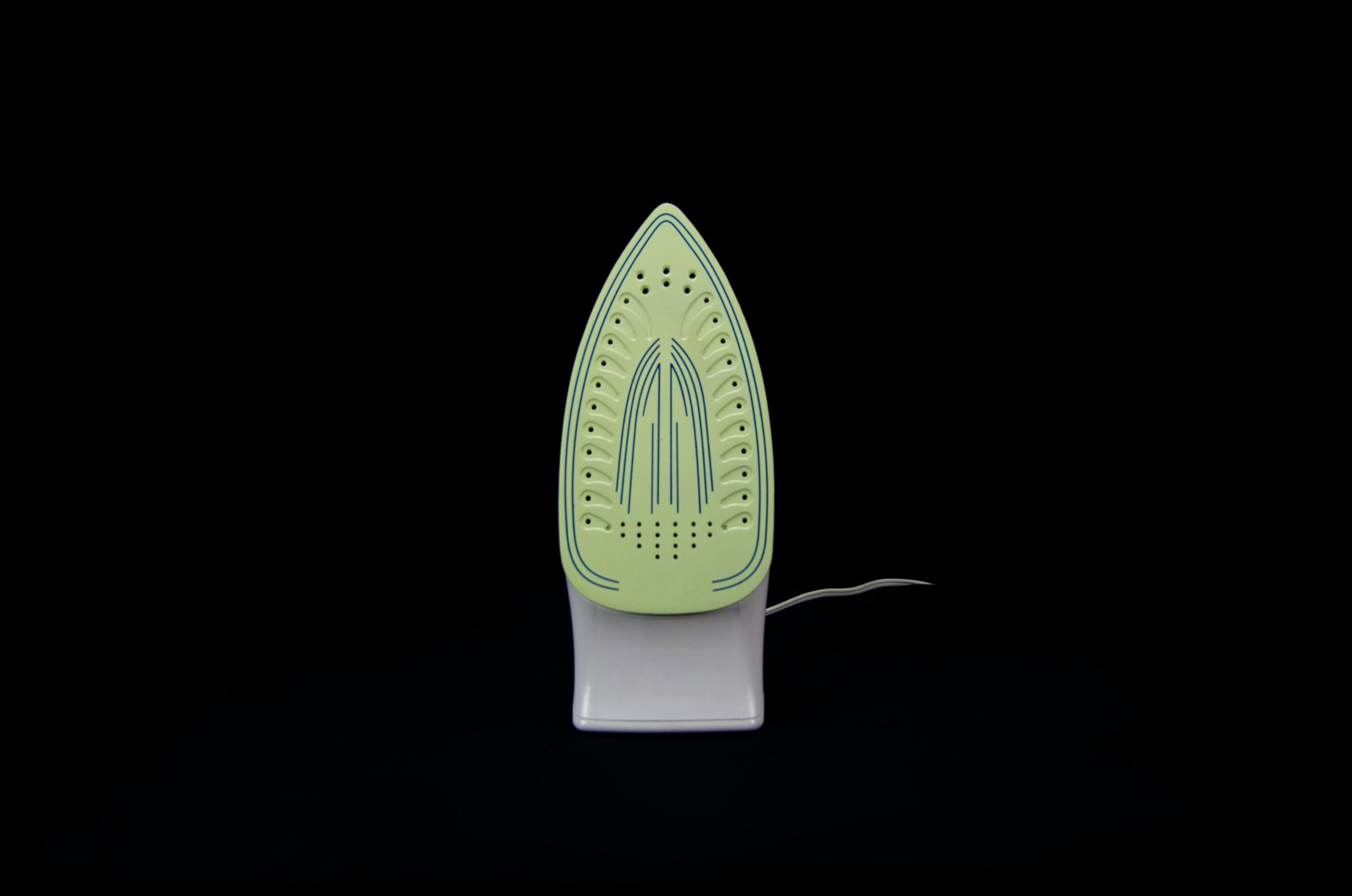 Vestiti immacolati con il miglior ferro da stiro